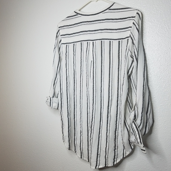 LUCKY BRAND vertical stripe roll sleeve blouse Sm - Picture 4 of 7